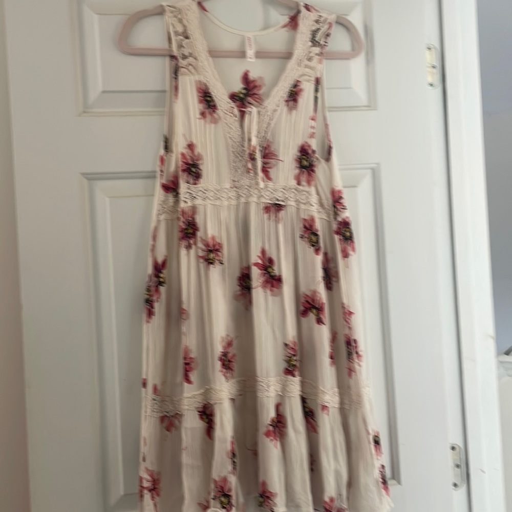 Cool summer dress in shades of pink